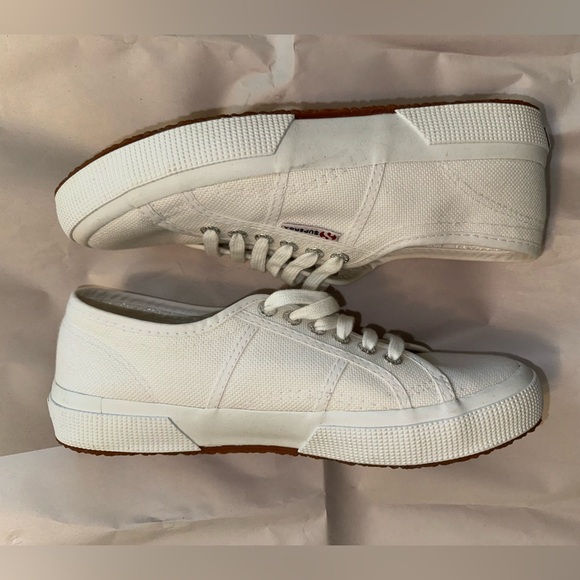 Superga Unisex White Sneakers, Size 39.5 (Eu) - Picture 4 of 7